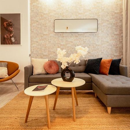 Ideal Stay: Spacious 2Br Apt Near Calea Victoriei Bucarest Esterno foto