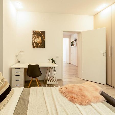 Ideal Stay: Spacious 2Br Apt Near Calea Victoriei Bucarest Esterno foto