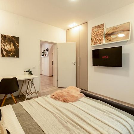 Ideal Stay: Spacious 2Br Apt Near Calea Victoriei Bucarest Esterno foto