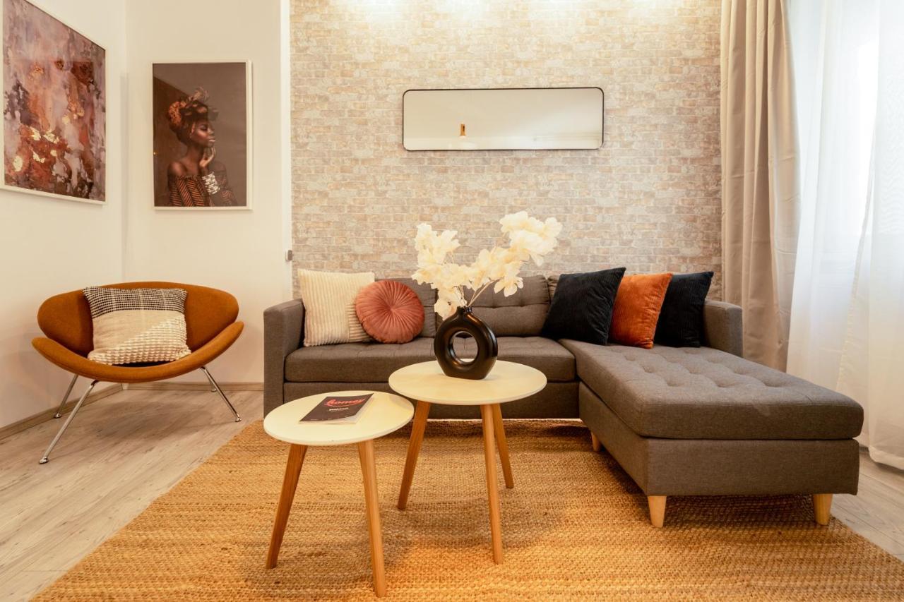 Ideal Stay: Spacious 2Br Apt Near Calea Victoriei Bucarest Esterno foto