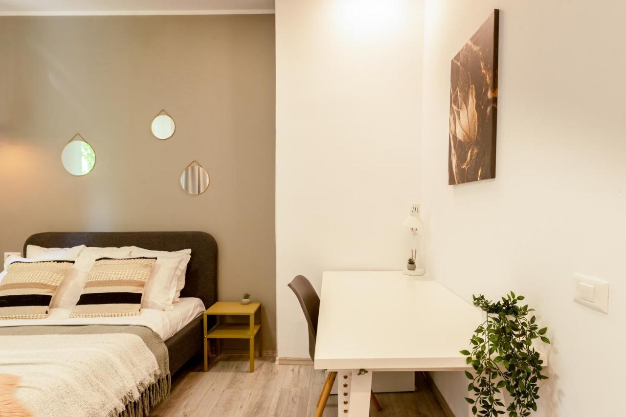 Ideal Stay: Spacious 2Br Apt Near Calea Victoriei Bucarest Esterno foto