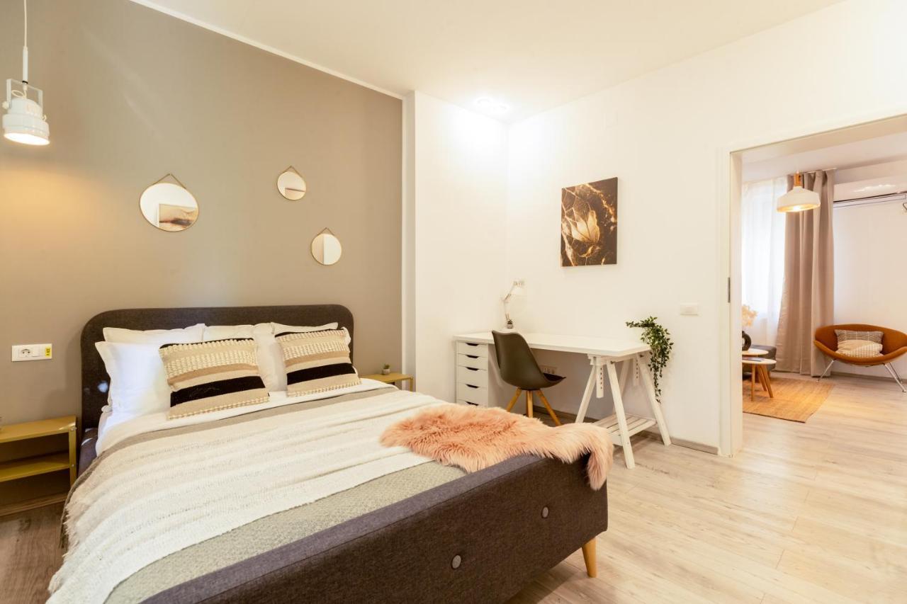 Ideal Stay: Spacious 2Br Apt Near Calea Victoriei Bucarest Esterno foto