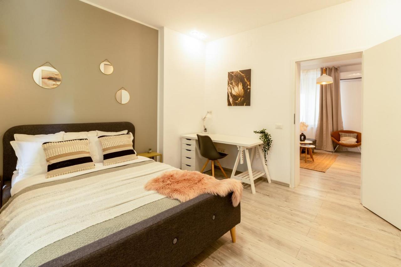 Ideal Stay: Spacious 2Br Apt Near Calea Victoriei Bucarest Esterno foto