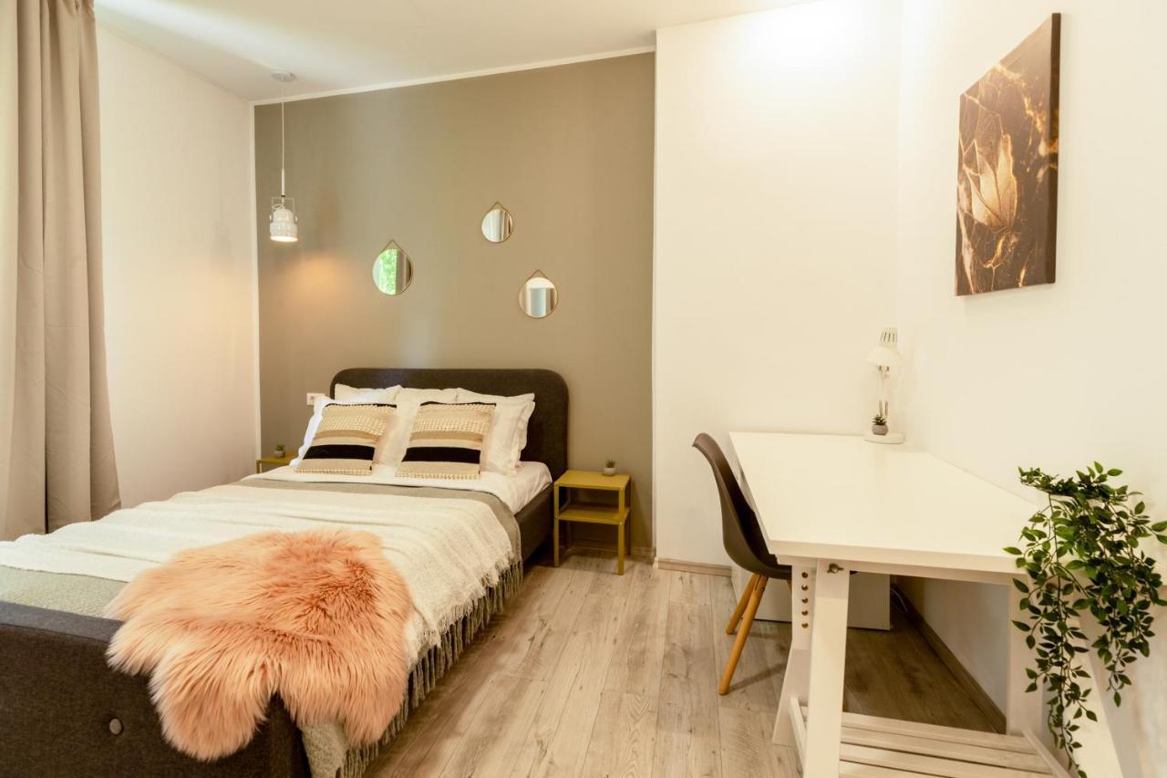 Ideal Stay: Spacious 2Br Apt Near Calea Victoriei Bucarest Esterno foto