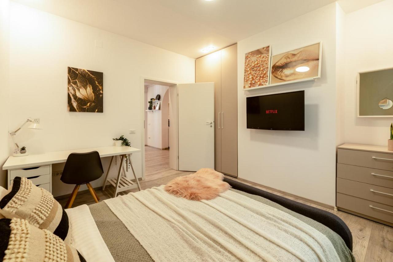 Ideal Stay: Spacious 2Br Apt Near Calea Victoriei Bucarest Esterno foto