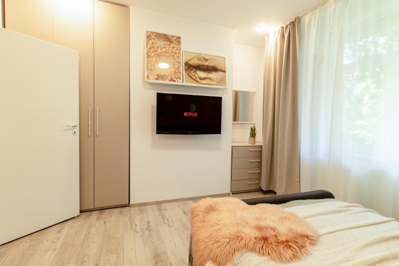 Ideal Stay: Spacious 2Br Apt Near Calea Victoriei Bucarest Esterno foto