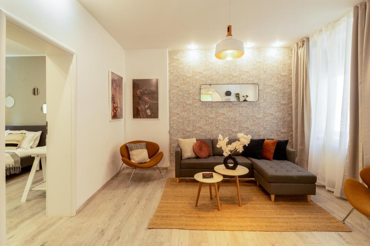 Ideal Stay: Spacious 2Br Apt Near Calea Victoriei Bucarest Esterno foto