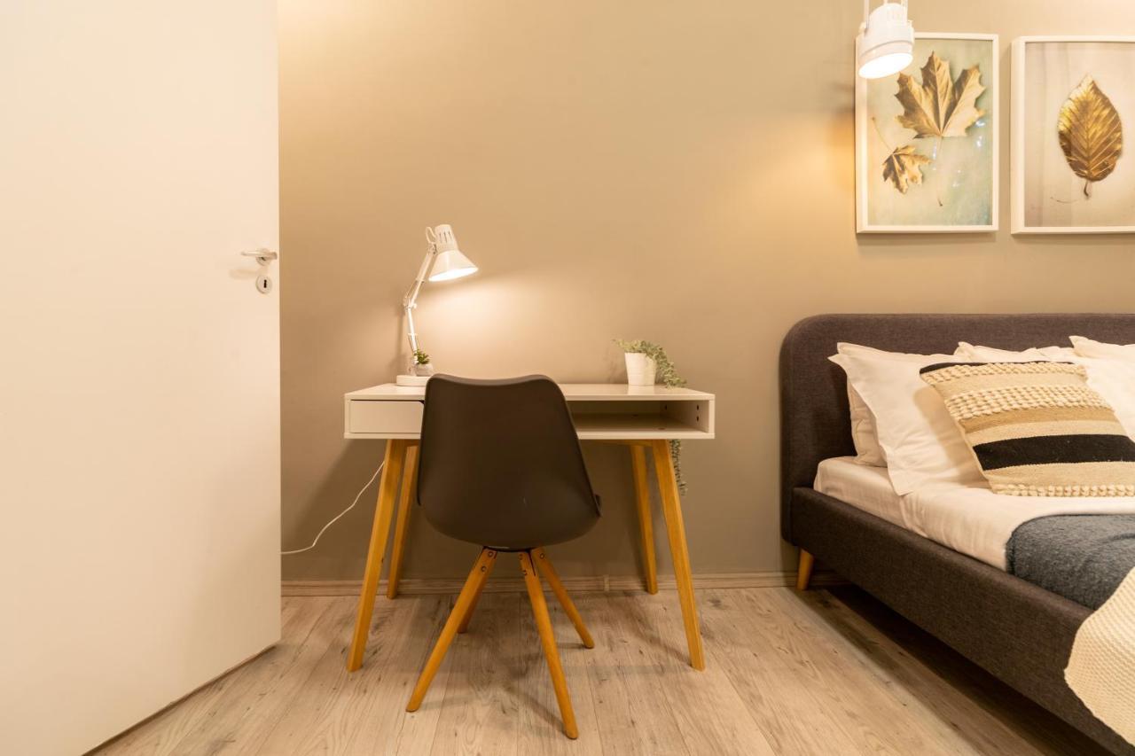 Ideal Stay: Spacious 2Br Apt Near Calea Victoriei Bucarest Esterno foto