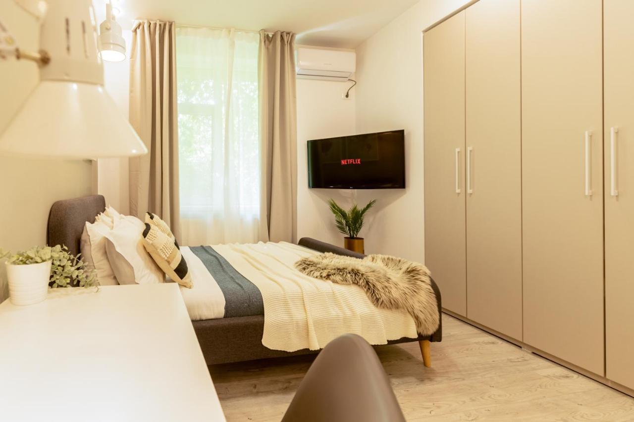 Ideal Stay: Spacious 2Br Apt Near Calea Victoriei Bucarest Esterno foto