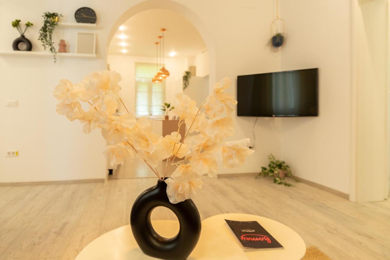 Ideal Stay: Spacious 2Br Apt Near Calea Victoriei Bucarest Esterno foto