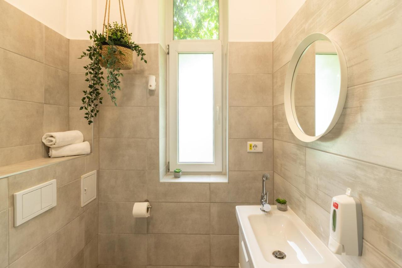 Ideal Stay: Spacious 2Br Apt Near Calea Victoriei Bucarest Esterno foto