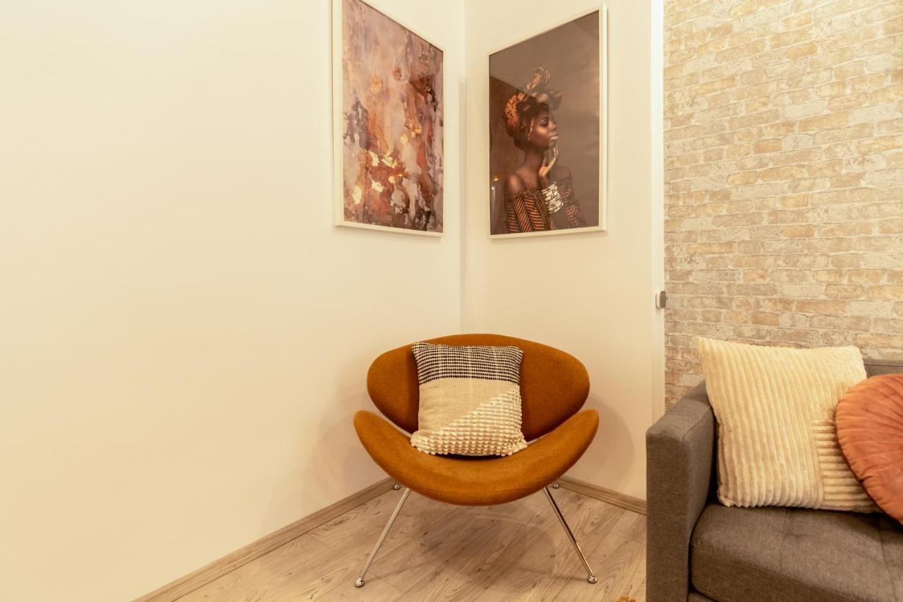 Ideal Stay: Spacious 2Br Apt Near Calea Victoriei Bucarest Esterno foto